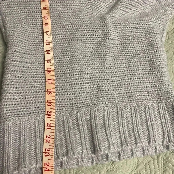 American Eagle Outfitters Loose Knit Sweater Gray V Neck Size Medium 3/4 Sleeves - Picture 4 of 6
